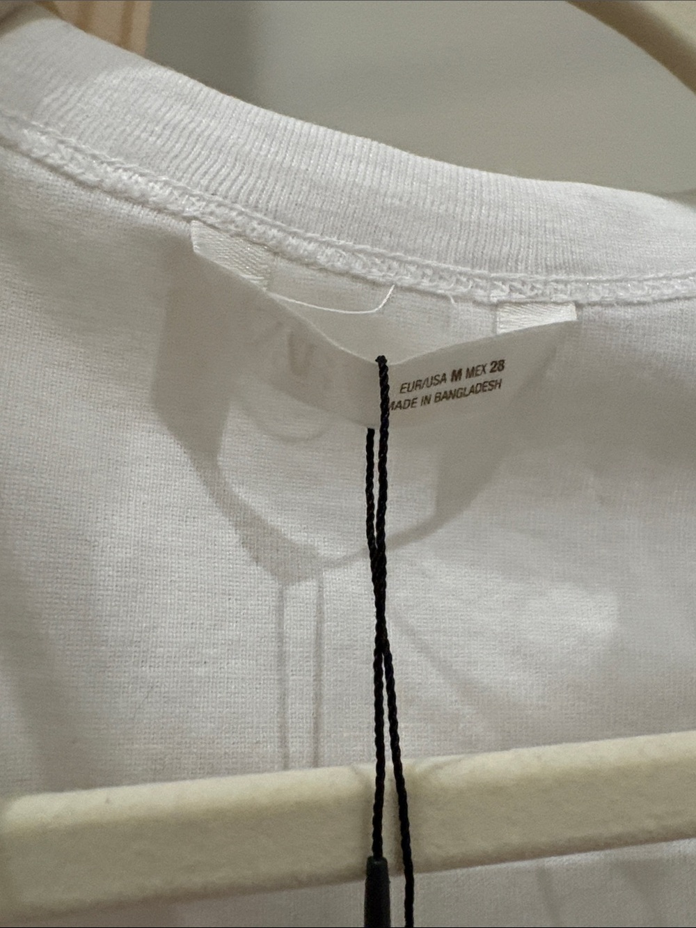 Zara White V-Neck tank Top - Picture 2 of 4